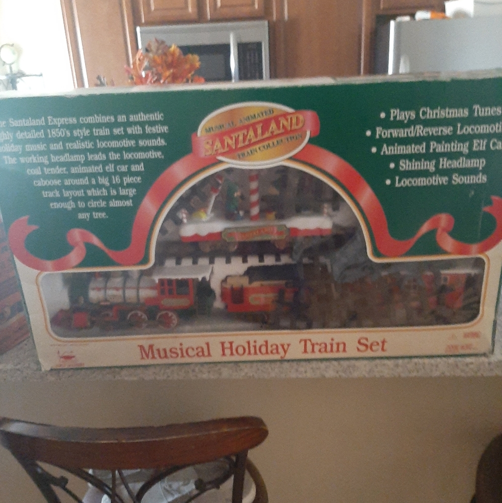 SantaLand Locomotive Train Set